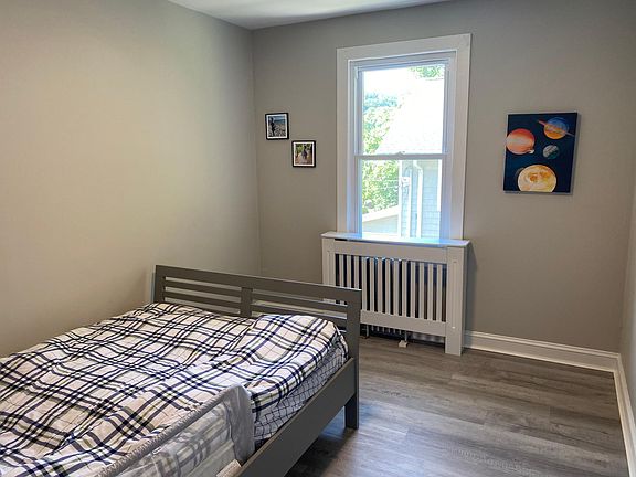 5th image of 382 Piermont Ave