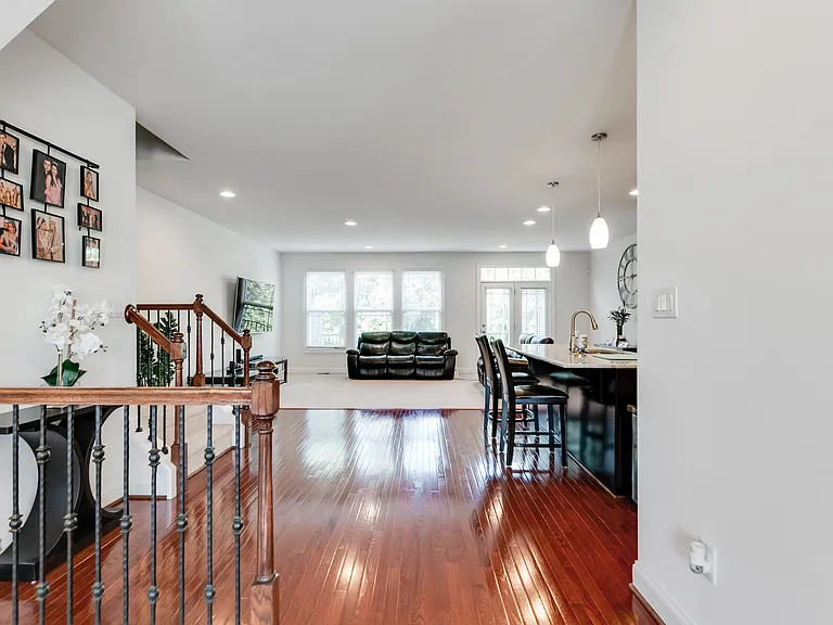 5405 Hickory Ann Dr — Photo 11