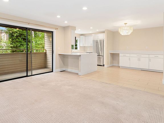 5th image of 12024 96th Ave NE APT 421