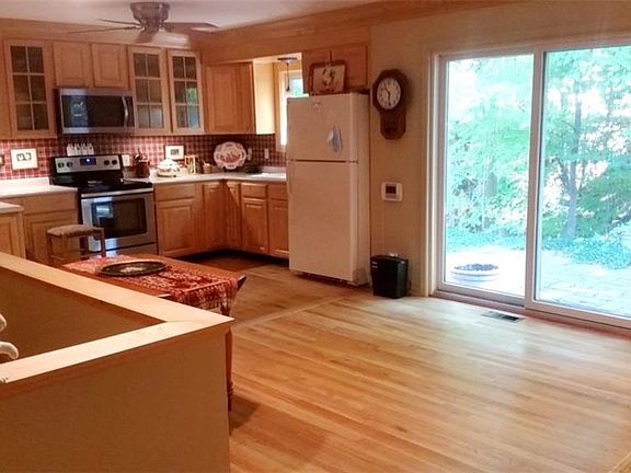3rd image of 1821 Dansy Dr