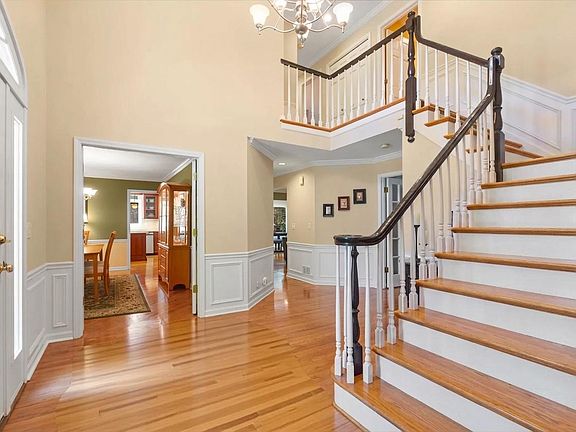 2nd image of 9 Exmoor Ln