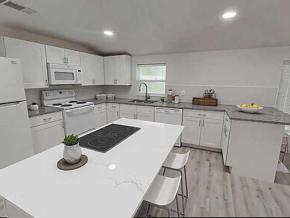 3rd image of 1901 Bourland St