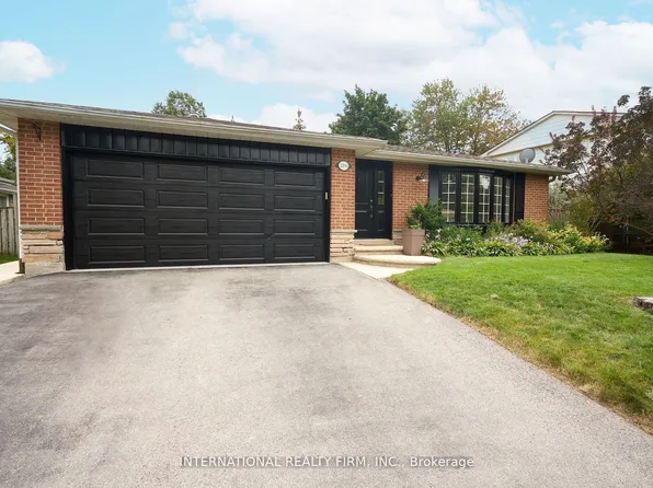 2292 Devon Rd, Oakville, ON L6J 5R4