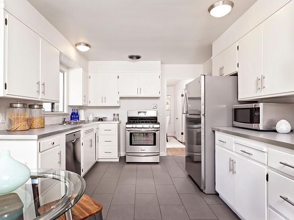 5th image of 1815 Edgewood Ln