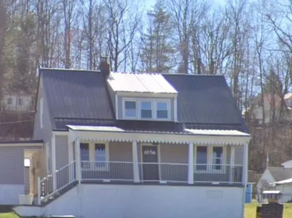 135 Ellen Ave, Bluefield, WV 24701