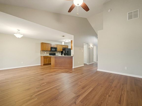 5th image of 14110 Rocklin St