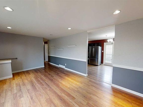 3rd image of 9218 104th Ave