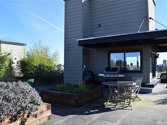 5th image of 1026 NE 65th St Unit 609