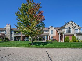52117 Naugatuck Dr, Macomb, MI