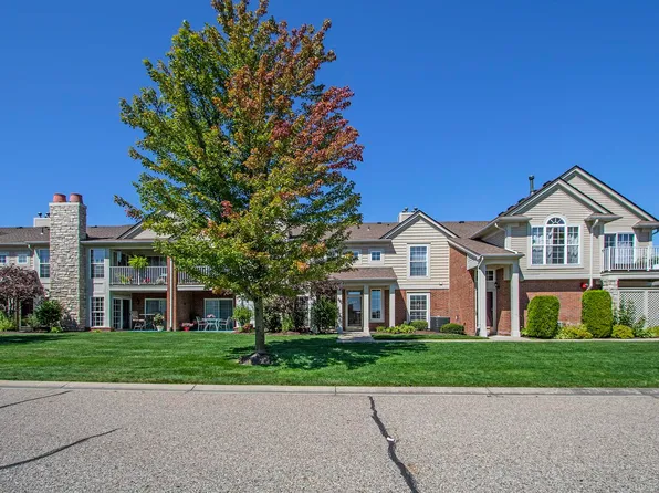 52117 Naugatuck Dr, Macomb, MI 48042