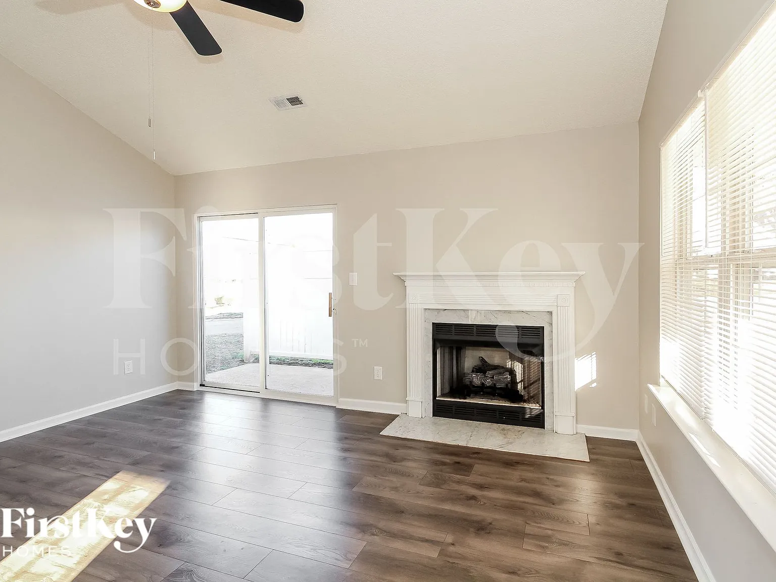 3 bed, 2.0 bath, 1032 sqft, $1,770 — Photo 4