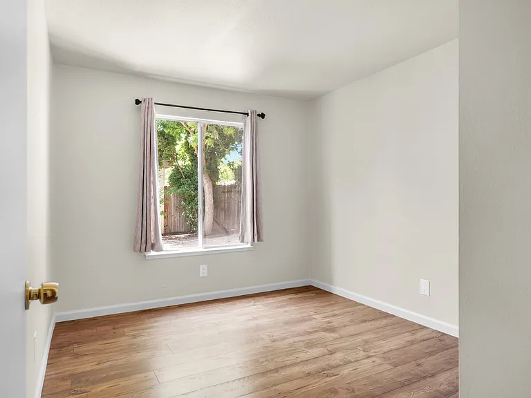 709 Arnold St — Photo 18