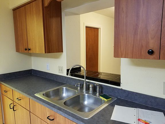 4th image of 3041 Corona Dr