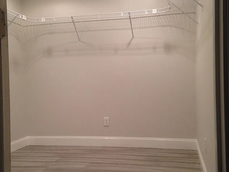 559 W 10th St #2 — Photo 7
