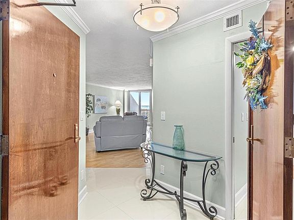 5th image of 1660 Gulf Blvd APT 607