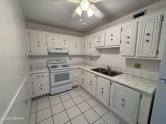 3rd image of 2711 N Halifax Ave APT 279