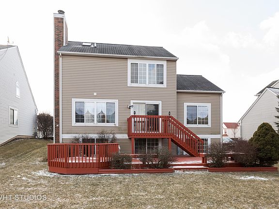 3rd image of 1562 Knoll Crest Dr