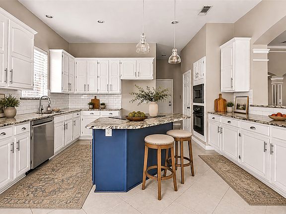 5th image of 407 Dorcas Ln
