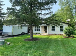 4350 Pioneer Rd, Cedarburg, WI 53012