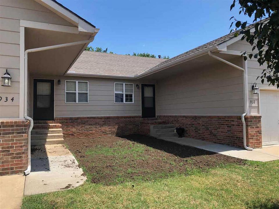 1st image of 932/934 N Cedar Point Cir