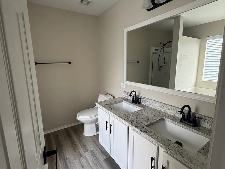 12818 Capri — Photo 13