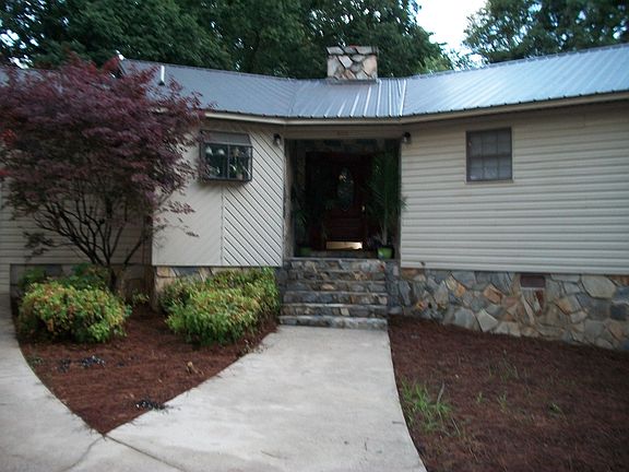 Front entrance/Rock steps,po