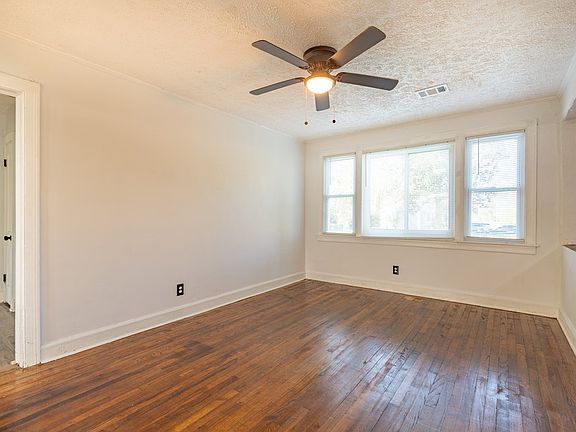 4th image of 1102 Calvin Ave