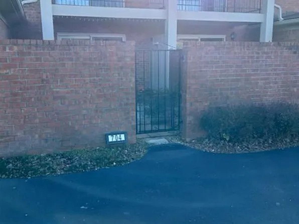 704 Forest Park Rd, Louisville, KY 40223