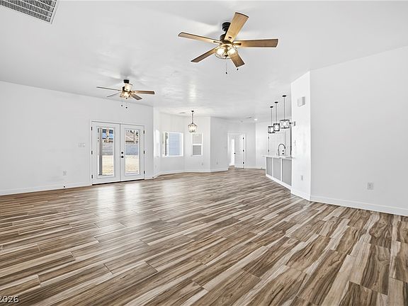 3rd image of 3156 Mateuse St