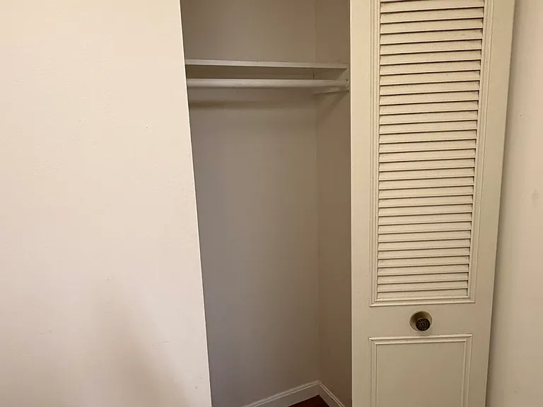 66 Shrewsbury Green Dr #J — Photo 13