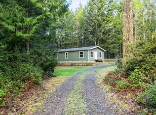 201 E Leisure Ln, Grapeview, WA 98546