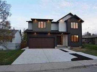 3511 N 34th Ave SW, Calgary, AB T3E 0Z6