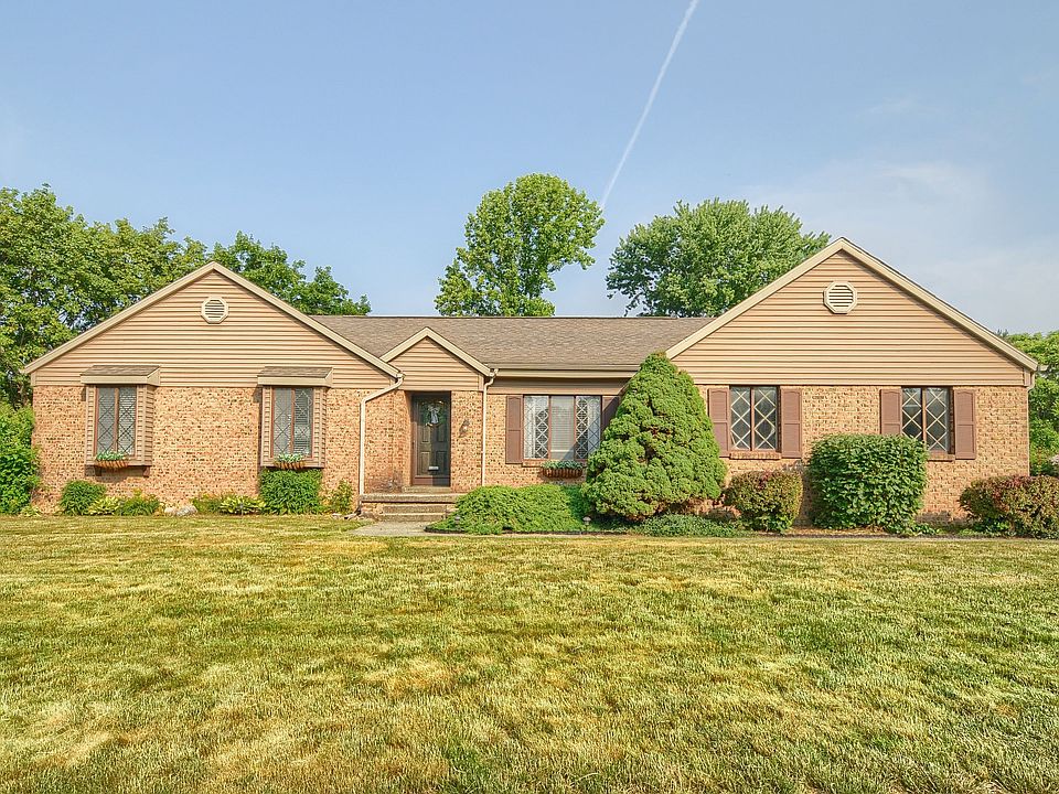 1st image of 221 Beechwood Ct