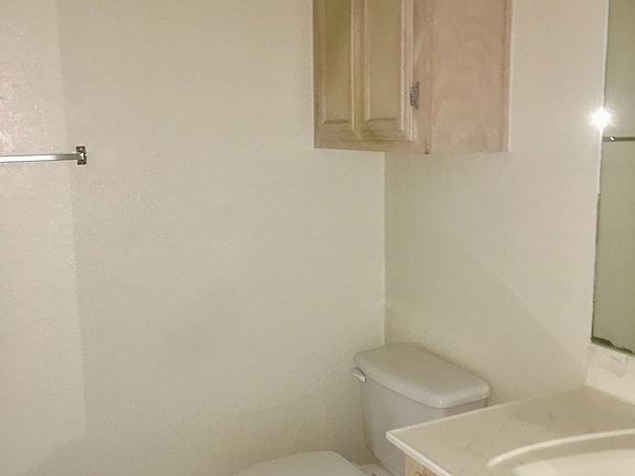 4th image of 615 S Bicentennial Blvd APT 4