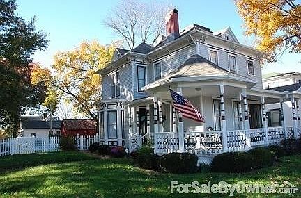 1st image of 830 S Esplanade St