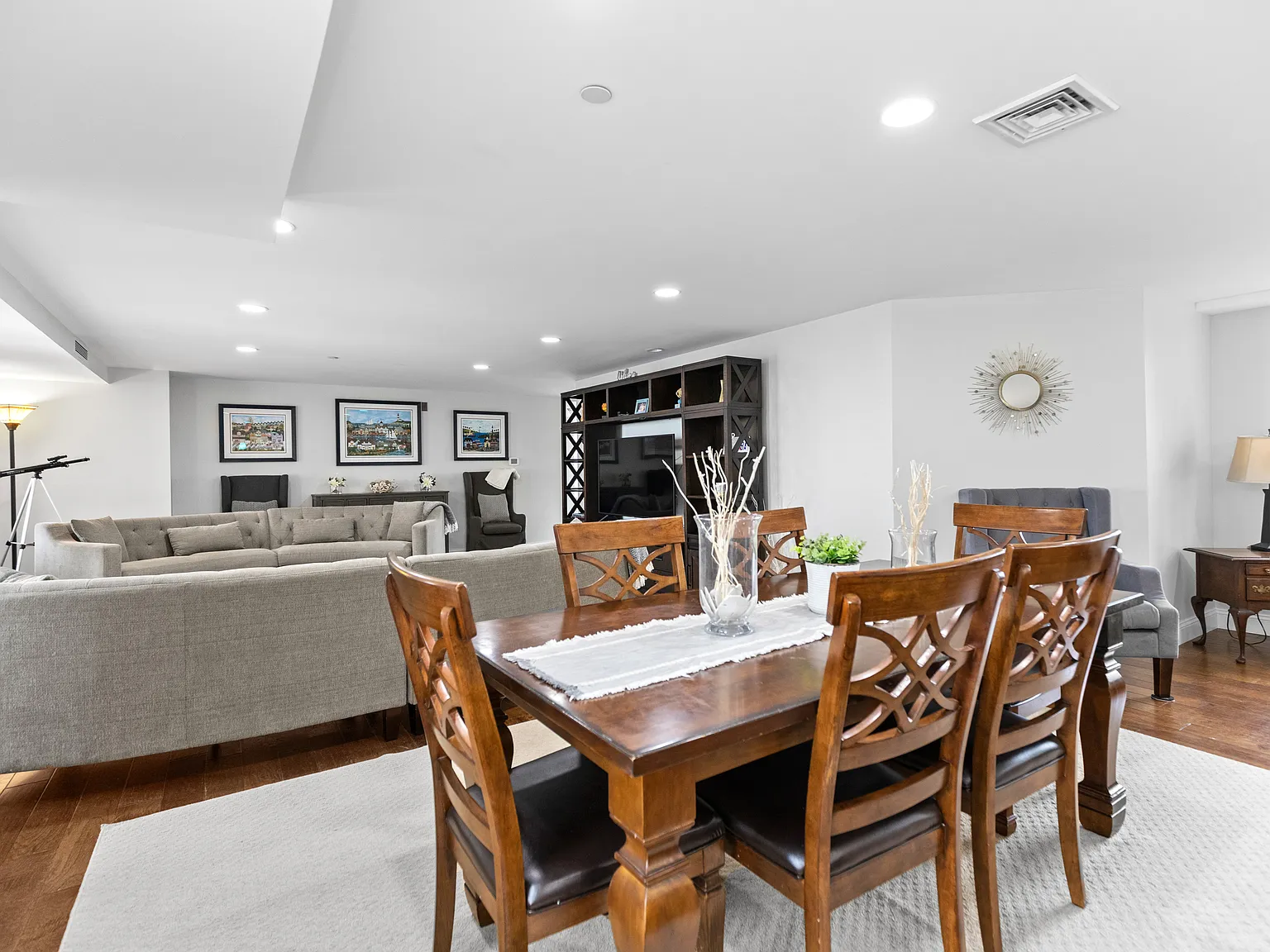 4 bed, 2033 sqft, $4,000 — Photo 3