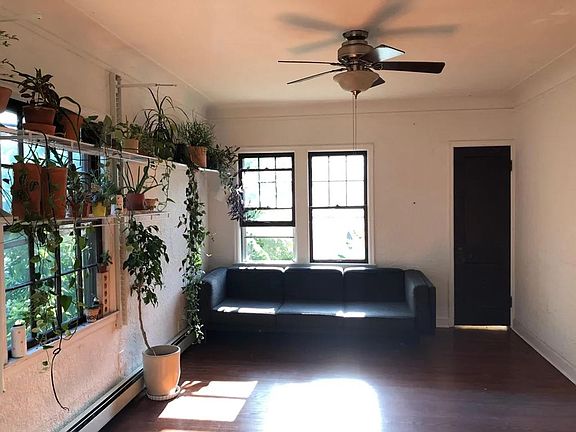 4th image of 3025 Park Ave APT 4