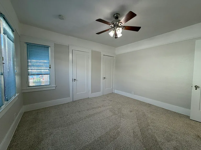 Middle bedroom