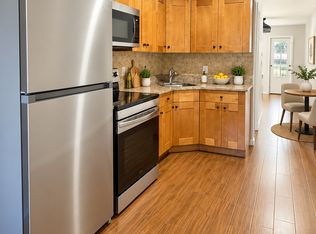 702 E 95th St #1, Brooklyn, NY 11236