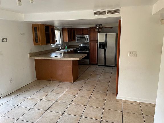 2nd image of 5614 Santiago Dr