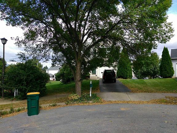 3rd image of 144 Woodside Dr