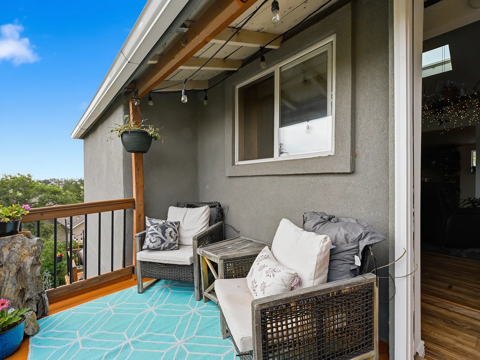 3 bed, 1370 sqft, $2,500 — Photo 3