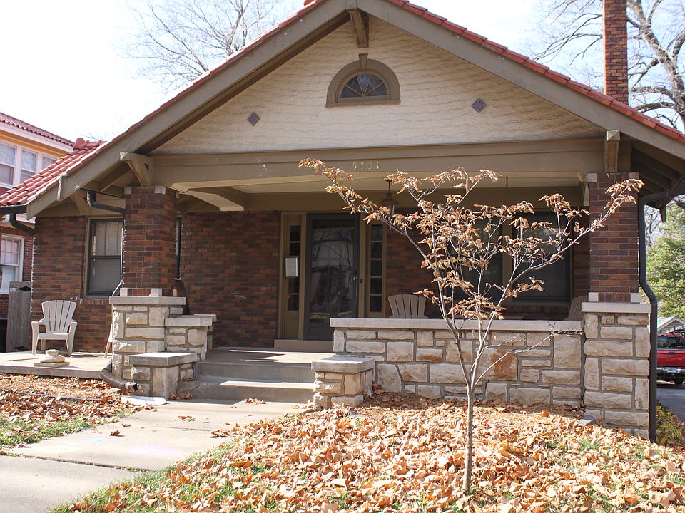 Charming Airplane Bungalow minutes from Brookside, The Plaza, and Downtown