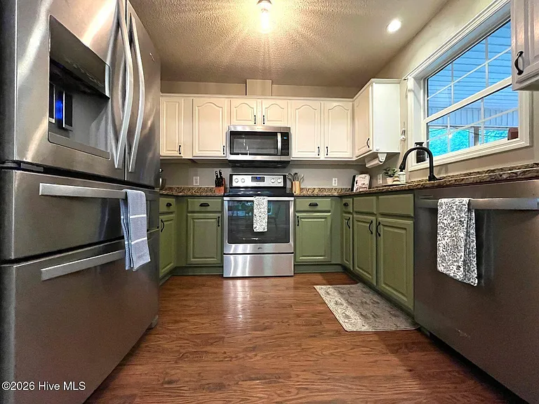2400 Longleaf Dr W — Photo 13