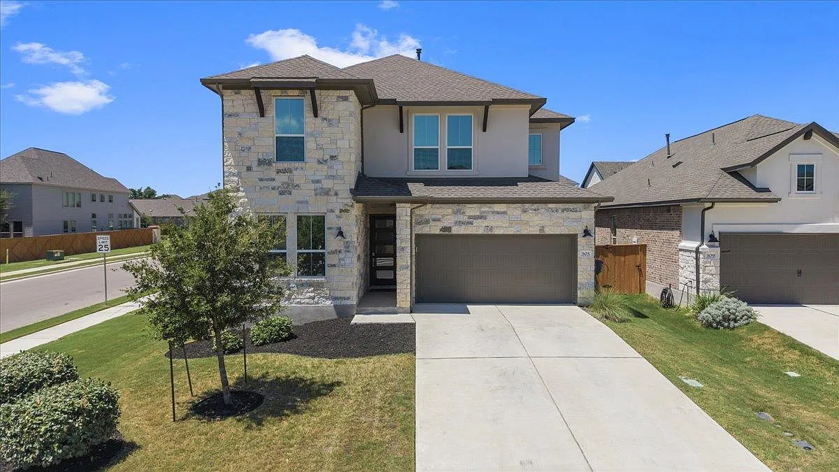 5 bed, 3.0 bath, 3044 sqft, $3,800 — Photo 1