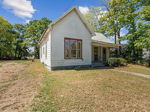3rd image of 718 Gracey Ave