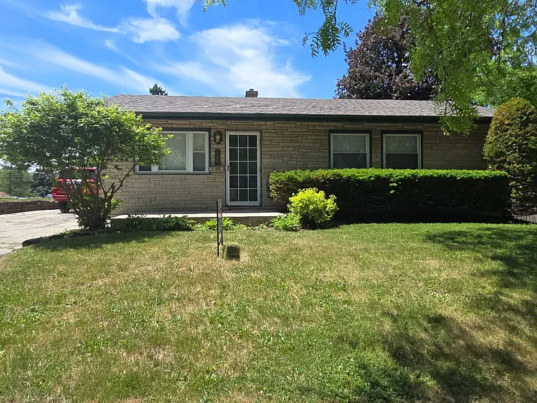 448 N Grandview Blvd — Photo 2
