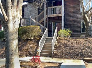 5359 Heathcote Dr, Winston Salem, NC 27104