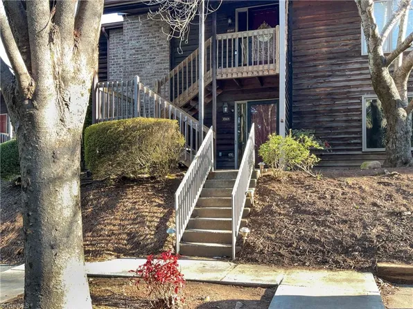 5359 Heathcote Dr, Winston Salem, NC 27104