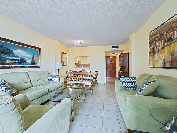 4th image of 1800 NW 24th Ave APT 220
